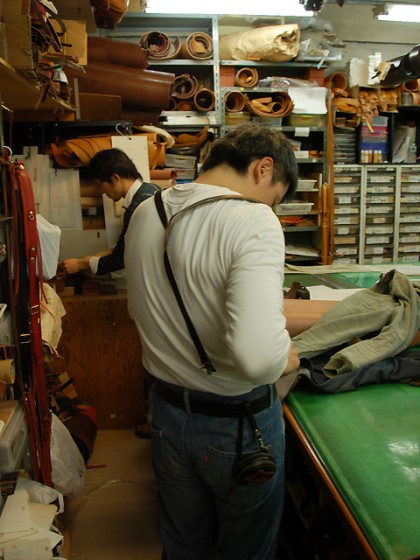 サスペンダー着用1