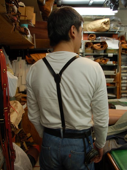 サスペンダー着用2