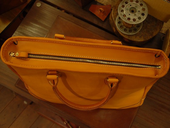 ビジネストート ファスナー