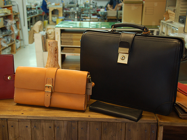 ダレスとサンプルバッグ