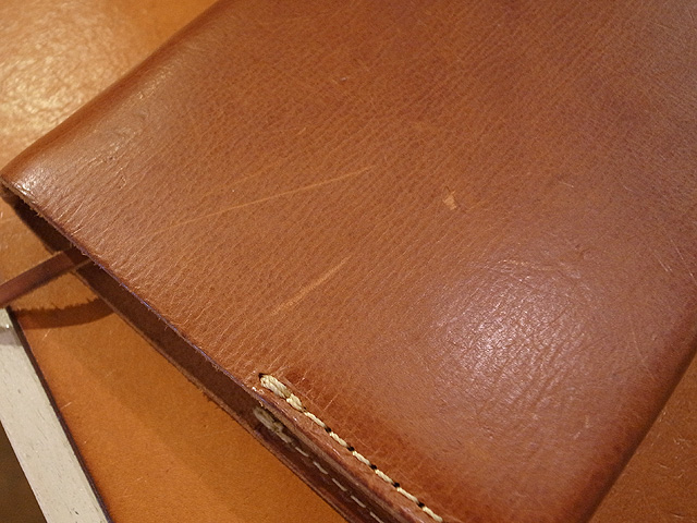 ブックカバー キズ