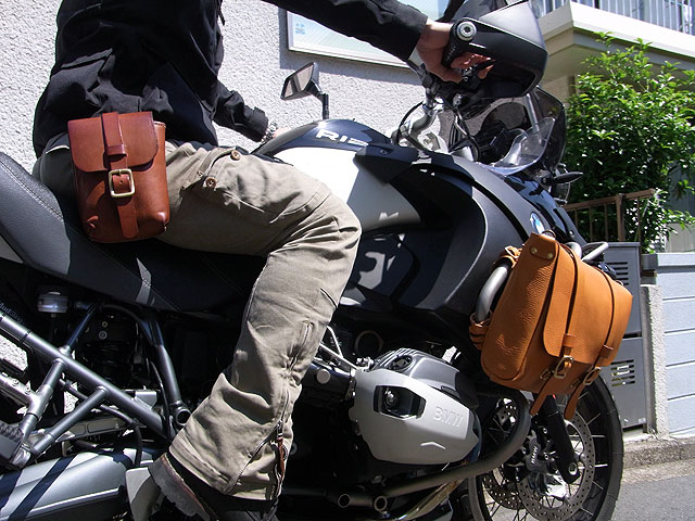 ツーリングバッグとベルトポーチ