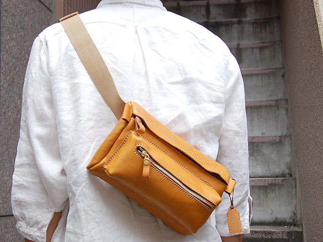 ・アクロバティック・ウエストバッグ