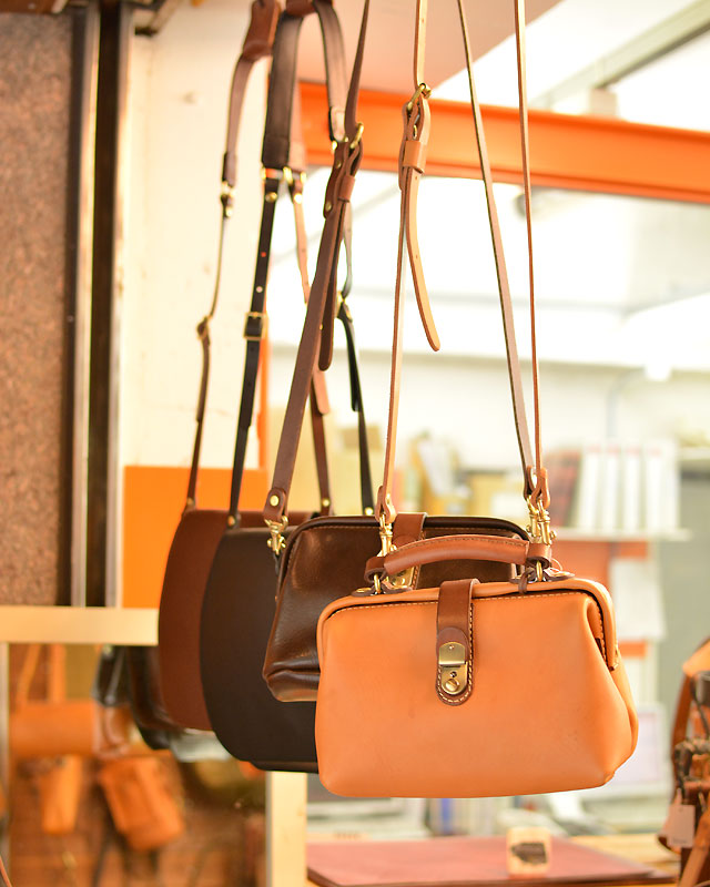 FACTORY SHOP ガマショルダー