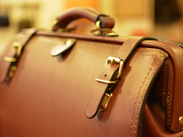 ダレスバッグ差し込み金具