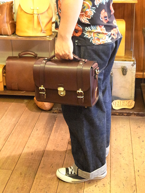 箱型3点留めショルダーバッグ 手持ち