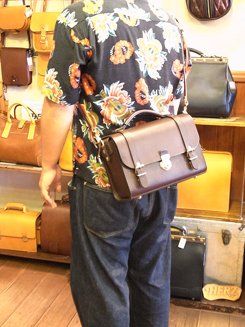 箱型3点留めショルダーバッグ 斜め掛け