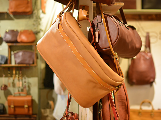 村松ボディバッグ