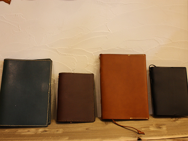 手帳カバーたち