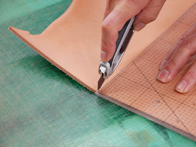 極厚のヌメをカット