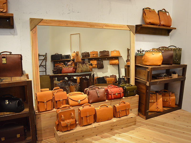 HERZ本店 店内風景2