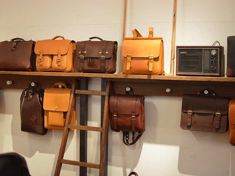 HERZ本店 店内風景1