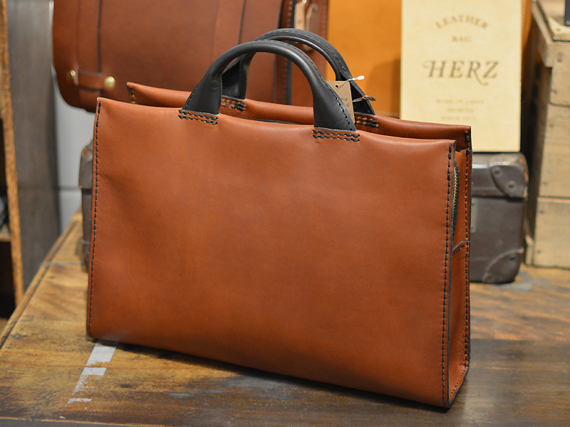 あおりポケットのシンプル二本手ビジネスバッグ(BW-104)