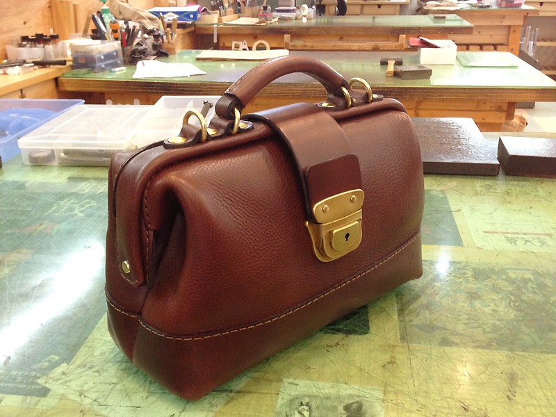 サンプル口枠鞄 側面