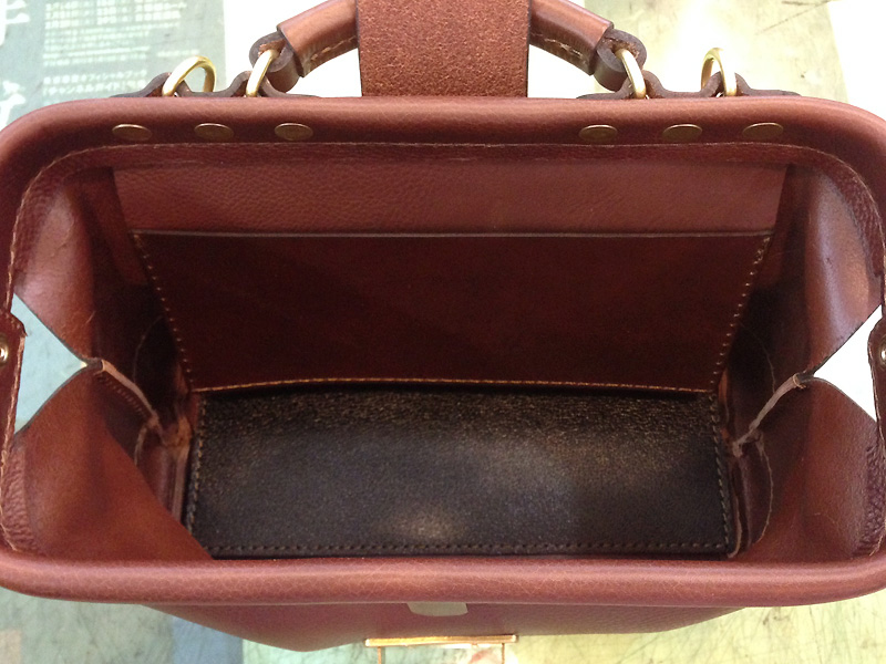 サンプル口枠鞄 オープン