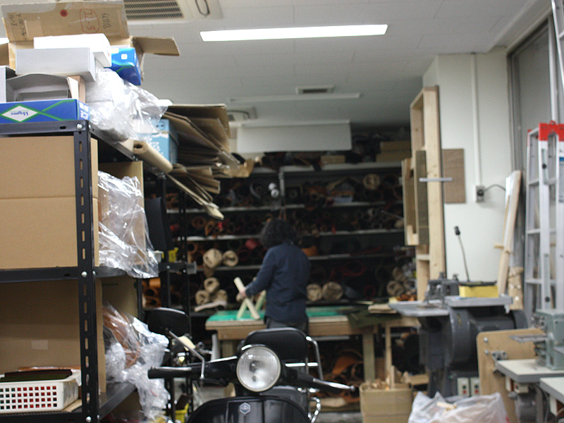 遠くでごそごそ