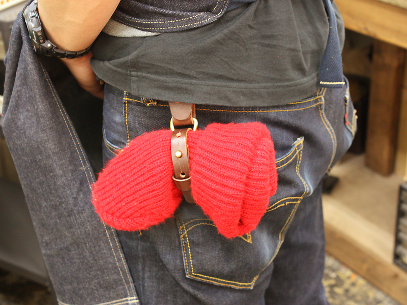 ニットキャップやグローブを留めるのに便利