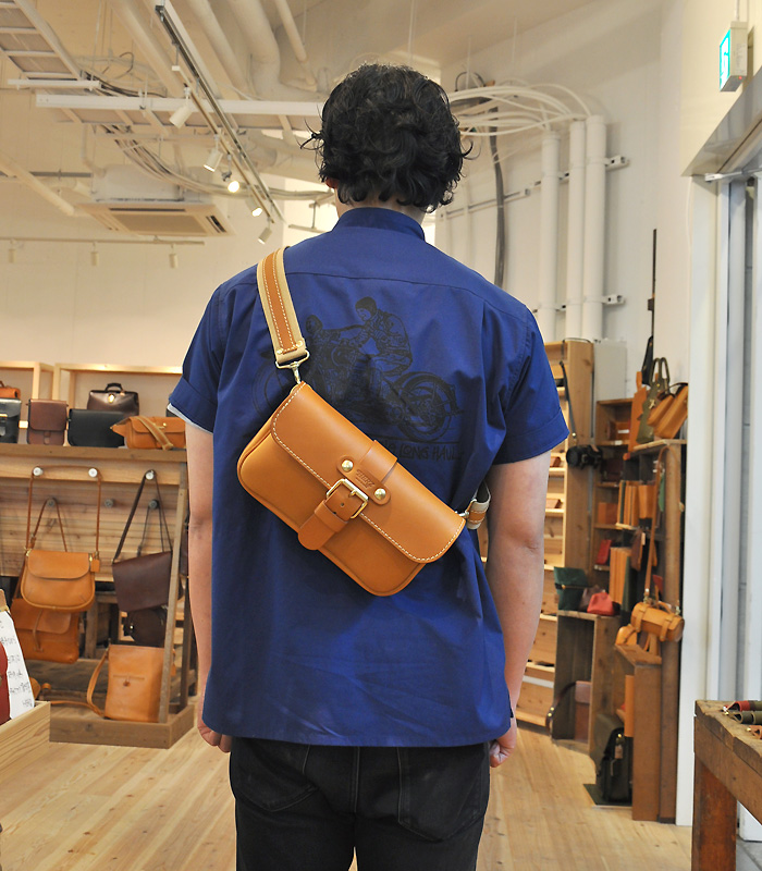 俺のボディバッグ 着用