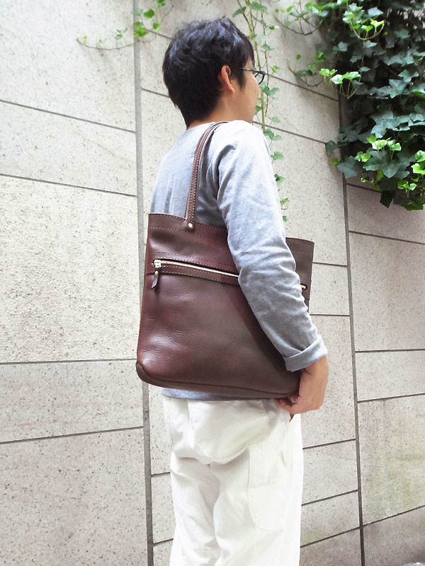 西尾トート 着用