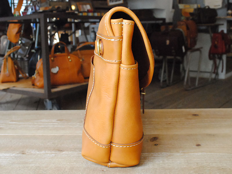 多収納メッセンジャーバッグ サイド