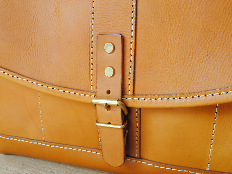 前ベルト 差し込み金具