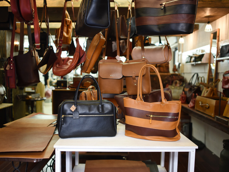 ファクトリーのトートバッグ