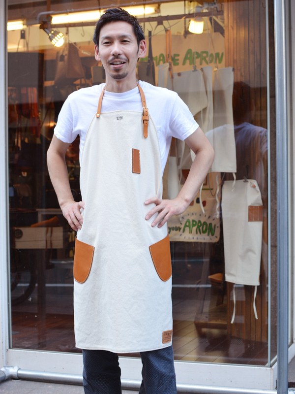 エプロン ポケット×2、ペン差し1