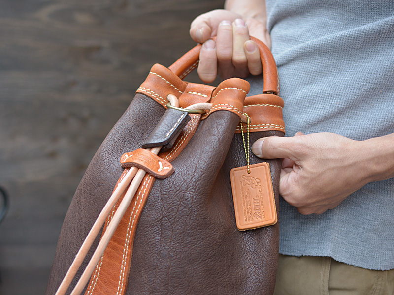 ボンサック 革違い