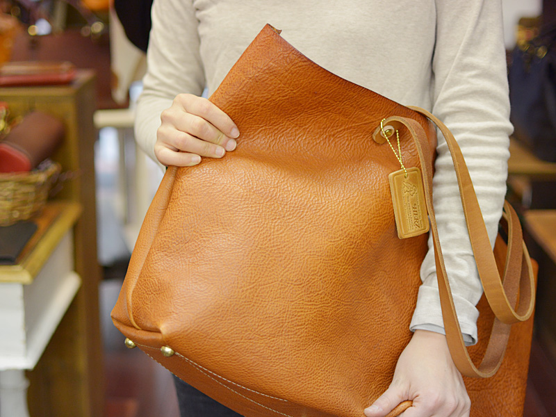 トートバッグ 質感