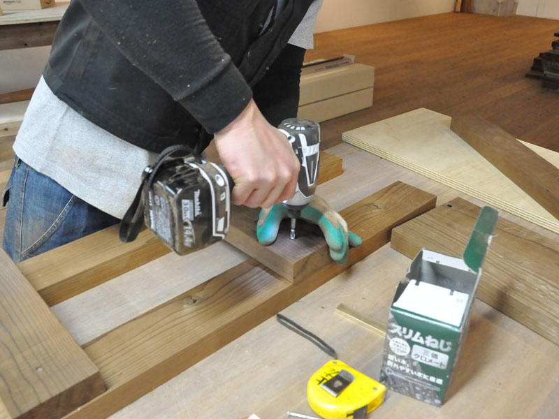 大工仕事作業風景