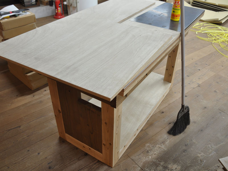 作業机製作風景