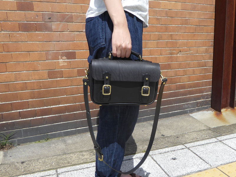 作り手:今井作「ギボシミニショルダー」女性手持ち