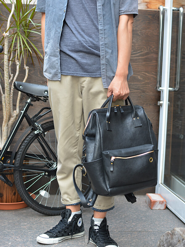 「ファスナー式の口枠リュック」手持ち