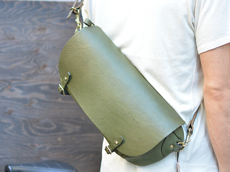 旅モノ「ギボシ留めボディバッグ」