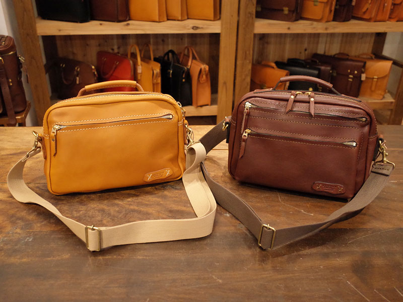 ショルダーストラップ付き