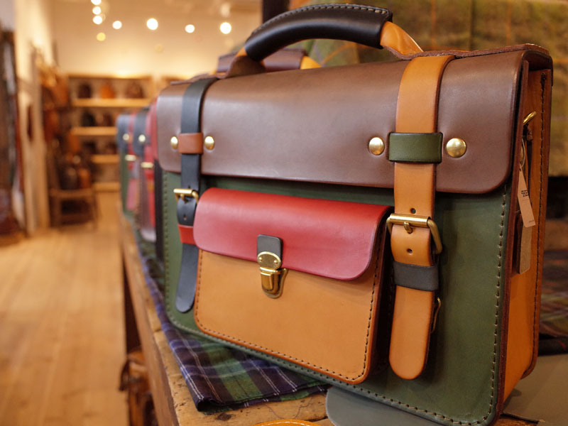 スーパーマルチカラーバッグたち