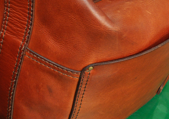 スタッフ愛用品：ショルダーボストンバッグ　エイジング3