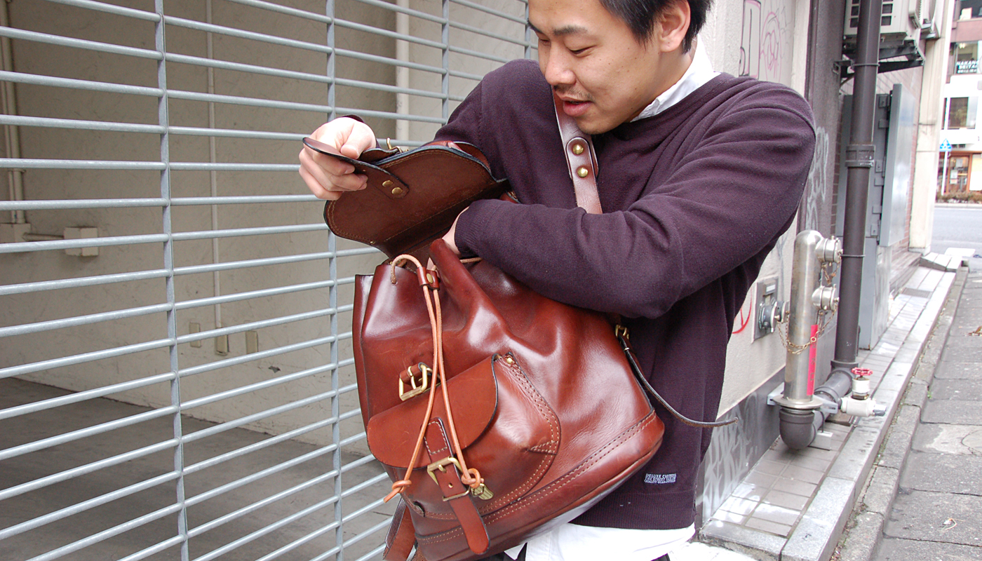 スタッフ愛用品：迫力のWポケットリュック