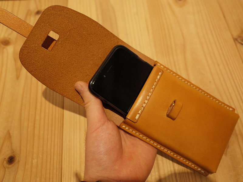 仙台店限定のスマフォケース 収納2