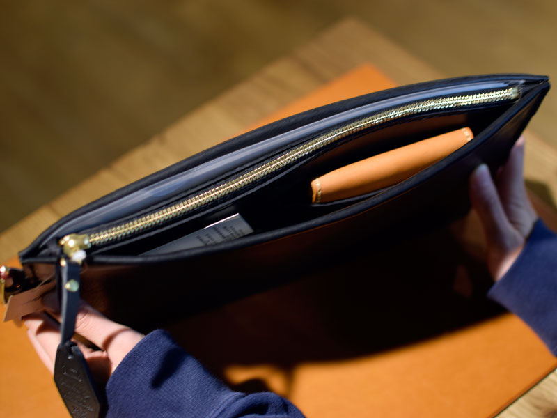 クラッチバッグ収納1