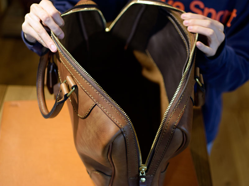 ビジネスバッグ収納部