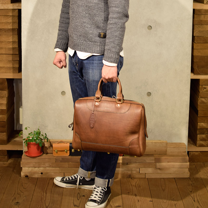 ビジネスバッグ着用