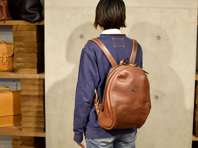 レディースリュックとしても