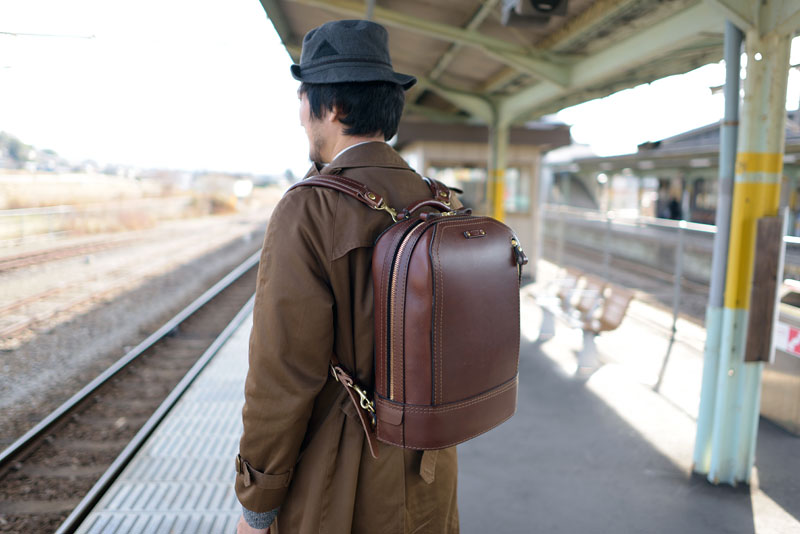 カブト虫リュック着用の木村