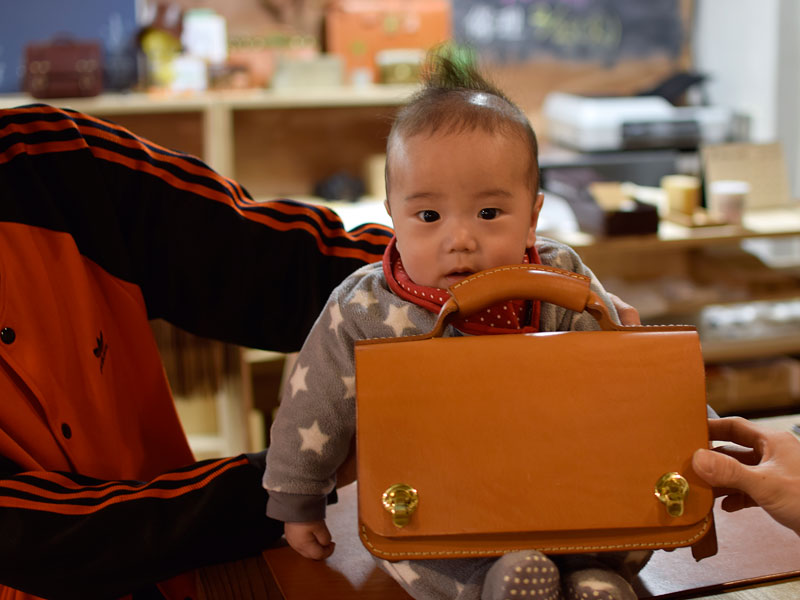 息子さんとミニ鞄