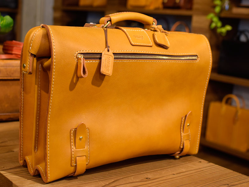 ダレスバッグ 後面