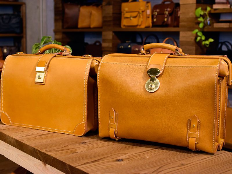 定番のダレスバッグとの比較