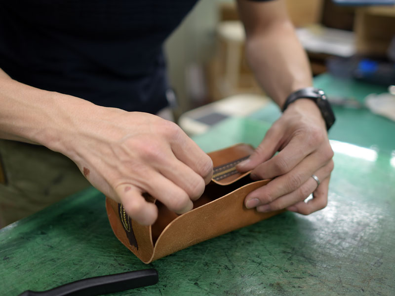 ラウンディッシュペンケース製作風景3