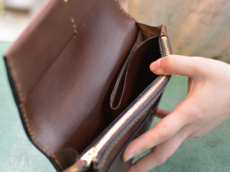 作り手:西川 長財布 フラップ