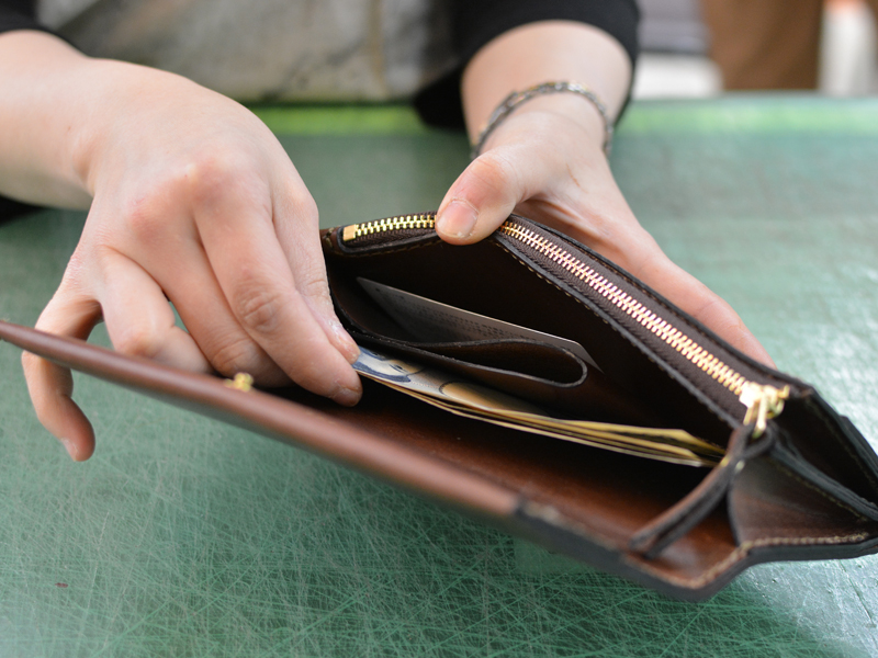 作り手:西川 長財布 お札入れ